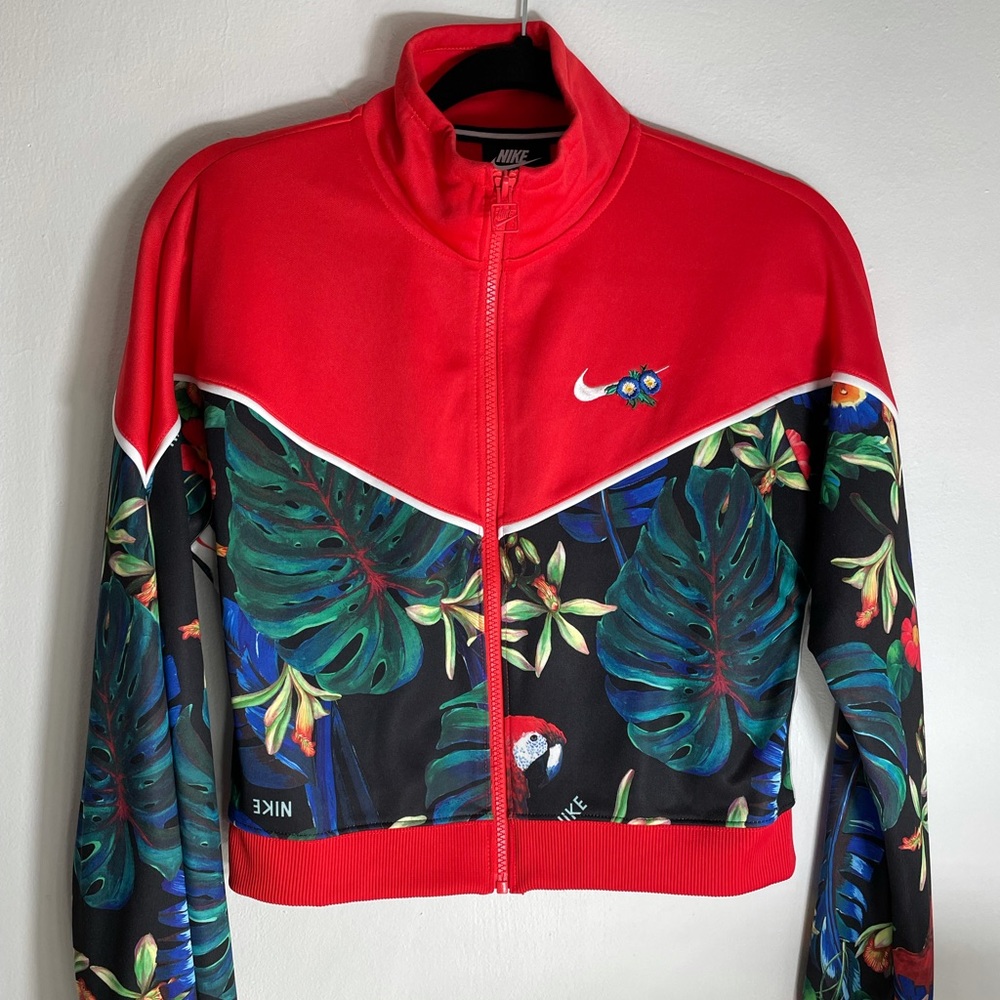 Nike- Cropped zip up Jacket